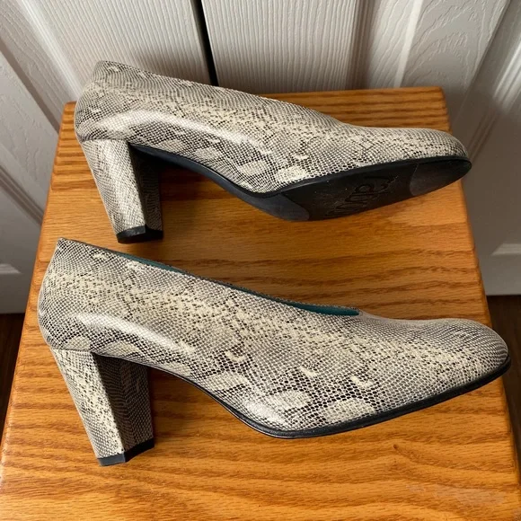 Thierry Rabotin Snake Print Block Heel Pumps SZ 39 (8.5 US) - Picture 3 of 9
